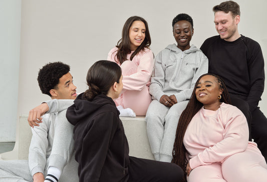 Dressing for Every Season: Porto & Bello's Year-Round Accessible Fashion